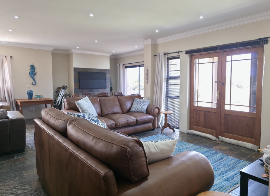 4 Bedroom Property for Sale in Noorsekloof Eastern Cape